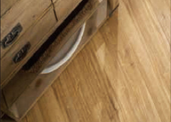 75KW Tấm sàn LVT Tấm đùn