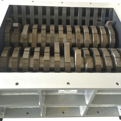 JWELL Tiếng ồn thấp 2000kg / h Máy hủy màng nhựa hai trục tái chế lốp