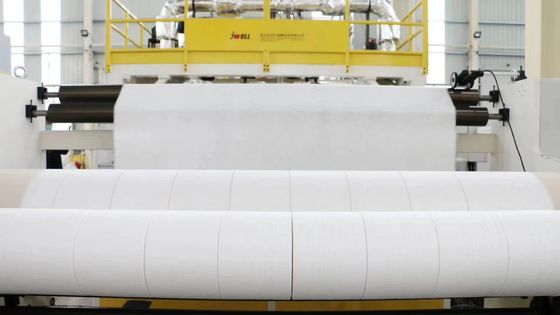 2400MM Bảo vệ y tế phẫu thuật Mặt nạ dây chuyền sản xuất vải không dệt Meltblown